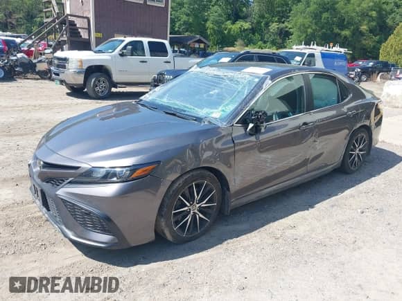 2022 Toyota Camry SE с VIN 4T1G11BK7NU065066, выставлен на аукционе IAAI как лот 43123616 с пробегом 37 526 миль миль и . История ставок и продаж доступна на DreamBid. Изображение 18.