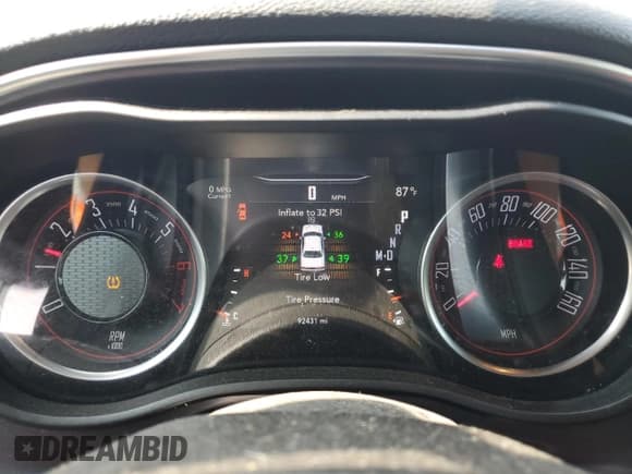 ✅ 2018 Dodge Challenger T/A • VIN: 2C3CDZBT1JH183228 • Lot: 63221314. Wystawiony na Copart z przebiegiem 92 431 mil. Bezpłatny archiwum sprzedaży aukcyjnych z USA i szczegółowy raport historii pojazdu na DreamBid. Zdjęcie 9.