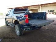 ✅ 2022 Chevrolet Silverado 1500 RST • VIN: 1GCUDEED5NZ533284 • Lot: 42743425. Wystawiony na IAAI z przebiegiem 13 568 mil. Bezpłatny archiwum sprzedaży aukcyjnych z USA i szczegółowy raport historii pojazdu na DreamBid. Zdjęcie 3.