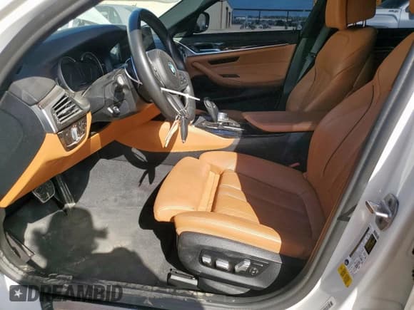 ✅ 2018 BMW 5 Series 540i • VIN: WBAJE5C57JWA92703 • Лот: 91695295. Опубликован ранее на Copart с пробегом 127 759 миль. Бесплатный доступ к архиву аукционных продаж из США и подробный отчёт об истории автомобиля на DreamBid. Изображение 7.