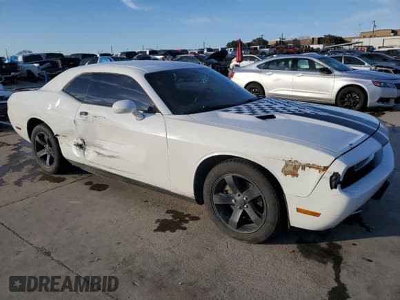 ✅ 2014 Dodge Challenger Rallye Redline • VIN: 2C3CDYAGXEH152984 • Lot: 86297854. Wystawiony na Copart z przebiegiem 205 391 mil. Bezpłatny archiwum sprzedaży aukcyjnych z USA i szczegółowy raport historii pojazdu na DreamBid. Zdjęcie 4.