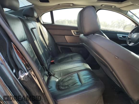 ✅ 2013 Jaguar XF RWD • VIN: SAJWA0ES7DPS74392 • Лот: 71118095. Опубликован ранее на Copart с пробегом Не указан. Бесплатный доступ к архиву аукционных продаж из США и подробный отчёт об истории автомобиля на DreamBid. Изображение 10.