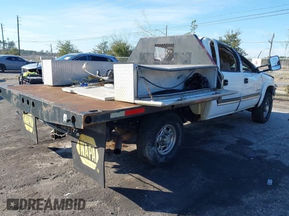 ✅ 2004 Chevrolet Silverado 2500HD LS • VIN: 1GCHK23U14F224758 • Lot: 41459884. Wystawiony na IAAI z przebiegiem Nie podano. Bezpłatny archiwum sprzedaży aukcyjnych z USA i szczegółowy raport historii pojazdu na DreamBid. Zdjęcie 4.