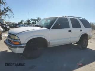 1998 Chevrolet Blazer LT z VIN 1GNDT13W0W2139791, wystawiony jako Copart lot #82224464 z przebiegiem 171 508 mil mil oraz Nie do naprawy • Non repairable. Historia ofert i sprzedaży dostępna na DreamBid. Obrazek 1.