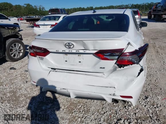 ✅ 2024 Toyota Camry SE • VIN: 4T1T11AK2RU894195 • Лот: 43476246. Опубликован ранее на IAAI с пробегом 31 098 миль. Бесплатный доступ к архиву аукционных продаж из США и подробный отчёт об истории автомобиля на DreamBid. Изображение 6.