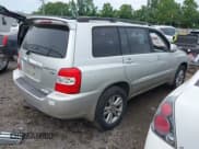 ✅ 2007 Toyota Highlander w/3rd Row • VIN: JTEEW21A370042689 • Lot: 42688770. Wystawiony na IAAI z przebiegiem 239 005 mil. Bezpłatny archiwum sprzedaży aukcyjnych z USA i szczegółowy raport historii pojazdu na DreamBid. Zdjęcie 4.