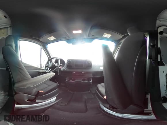 ✅ 2023 Mercedes-Benz Sprinter Cargo • VIN: W1Y40CHY0PT160400 • Lot: 41053500. Wystawiony na IAAI z przebiegiem 31 226 mil. Bezpłatny archiwum sprzedaży aukcyjnych z USA i szczegółowy raport historii pojazdu na DreamBid. Zdjęcie 18.