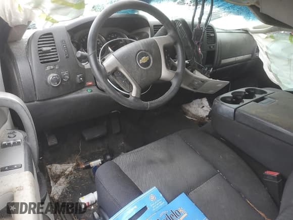 ✅ 2013 Chevrolet Silverado 1500 • VIN: 1GCNKSEA3DZ151591 • Lot: 61342625. Wystawiony na Copart z przebiegiem Nie podano. Bezpłatny archiwum sprzedaży aukcyjnych z USA i szczegółowy raport historii pojazdu na DreamBid. Zdjęcie 8.