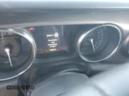 ✅ 2023 Jeep Wrangler • VIN: 1C4JJXN6XPW599309 • Lot: 47786095. Wystawiony na Copart z przebiegiem 21 030 mil. Bezpłatny archiwum sprzedaży aukcyjnych z USA i szczegółowy raport historii pojazdu na DreamBid. Zdjęcie 9.