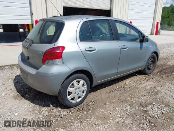 ✅ 2010 Toyota Yaris • VIN: JTDKT4K31A5316557 • Lot: 42850365. Listed on IAAI with 236,546 mi. Free auction sales archive from the USA and detailed vehicle history report at DreamBid. Image 4.