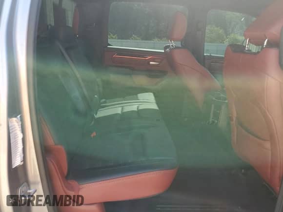 2020 Ram 1500 Rebel z VIN 1C6RRELT0LN303553, wystawiony jako Copart lot #53488355 z przebiegiem 110 673 mil mil oraz Szkoda całkowita • Salvage title. Historia ofert i sprzedaży dostępna na DreamBid. Obrazek 10.