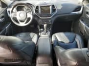 ✅ 2016 Jeep Cherokee Overland • VIN: 1C4PJMJS0GW368186 • Лот: 45785855. Опубликован ранее на Copart с пробегом 107 902 миль. Бесплатный доступ к архиву аукционных продаж из США и подробный отчёт об истории автомобиля на DreamBid. Изображение 8.