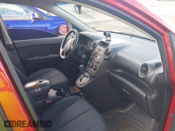 ✅ 2008 Kia Rondo LX • VIN: KNAFG526787167914 • Lot: 42667589. Wystawiony na IAAI z przebiegiem 159 947 mil. Bezpłatny archiwum sprzedaży aukcyjnych z USA i szczegółowy raport historii pojazdu na DreamBid. Zdjęcie 5.