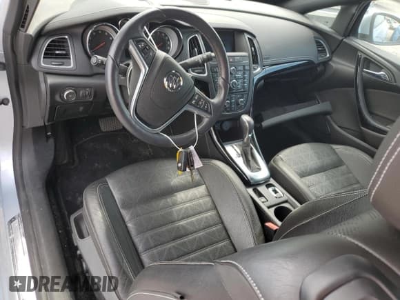 ✅ 2018 Buick Cascada Premium • VIN: W04WH3N58JG094723 • Лот: 74900764. Опубликован ранее на Copart с пробегом Не указан. Бесплатный доступ к архиву аукционных продаж из США и подробный отчёт об истории автомобиля на DreamBid. Изображение 8.