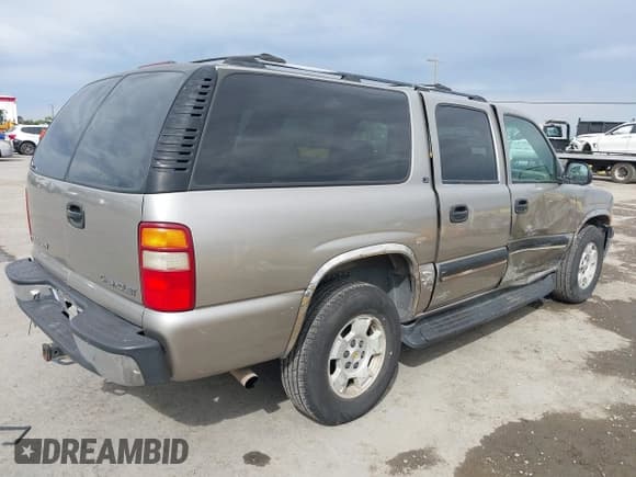 ✅ 2001 Chevrolet Suburban LT • VIN: 3GNEC16T21G248839 • Lot: 43263451. Wystawiony na IAAI z przebiegiem 238 937 mil. Bezpłatny archiwum sprzedaży aukcyjnych z USA i szczegółowy raport historii pojazdu na DreamBid. Zdjęcie 4.