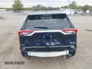 ✅ 2024 Toyota RAV4 XSE • VIN: JTMEB3FV8RD211991 • Лот: 43445827. Опубликован ранее на IAAI с пробегом 13 277 миль. Бесплатный доступ к архиву аукционных продаж из США и подробный отчёт об истории автомобиля на DreamBid. Изображение 16.