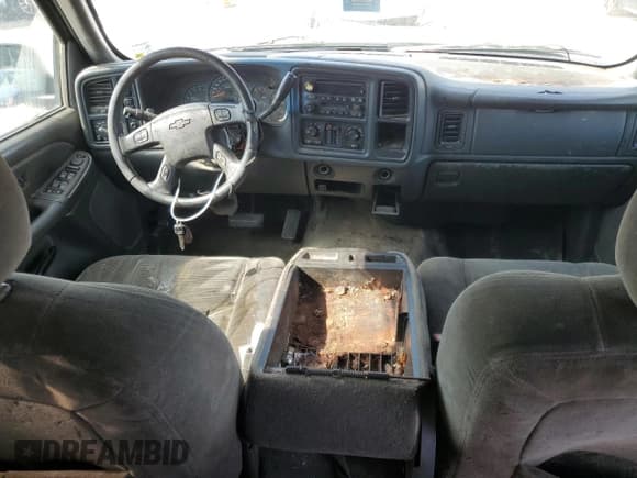 ✅ 2004 Chevrolet Silverado 1500 LS • VIN: 2GCEK13T941406722 • Lot: 59933435. Wystawiony na Copart z przebiegiem 328 796 mil. Bezpłatny archiwum sprzedaży aukcyjnych z USA i szczegółowy raport historii pojazdu na DreamBid. Zdjęcie 8.