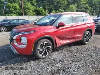 2024 Mitsubishi Outlander SEL with VIN JA4J4WA83RZ055349, listed as a Copart auction lot 61895235 with 4,922 mi miles and Salvage title. Bid and sale history available at DreamBid. Image 1.