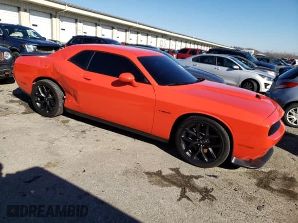 ✅ 2022 Dodge Challenger R/T • VIN: 2C3CDZBT6NH200319 • Lot: 79429113. Listed on Copart with 5,277 mi. Free auction sales archive from the USA and detailed vehicle history report at DreamBid. Image 4.