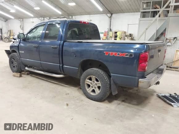 2008 Dodge 1500 SLT z VIN 1D7HU18N68J207193, wystawiony jako IAAI lot #43243408 z przebiegiem 81 253 mil mil oraz . Historia ofert i sprzedaży dostępna na DreamBid. Obrazek 3.