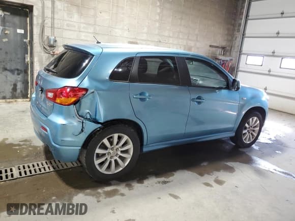 ✅ 2011 Mitsubishi Outlander SE • VIN: JA4AP4AU5BZ016194 • Лот: 82434595. Опубликован ранее на Copart с пробегом 191 215 миль. Бесплатный доступ к архиву аукционных продаж из США и подробный отчёт об истории автомобиля на DreamBid. Изображение 3.