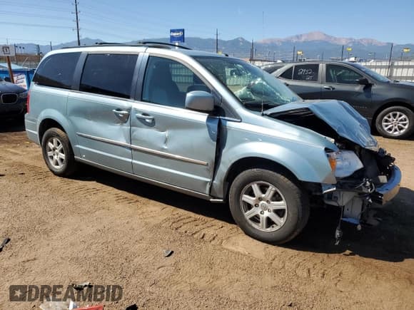 ✅ 2010 Chrysler Town & Country Touring Plus • VIN: 2A4RR8D17AR320626 • Lot: 80839975. Wystawiony na Copart z przebiegiem 133 618 mil. Bezpłatny archiwum sprzedaży aukcyjnych z USA i szczegółowy raport historii pojazdu na DreamBid. Zdjęcie 4.