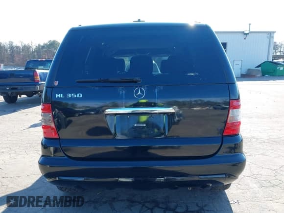 ✅ 2005 Mercedes-Benz M 350 • VIN: 4JGAB57E85A564151 • Lot: 43844394. Listed on IAAI with 172,464 mi. Free auction sales archive from the USA and detailed vehicle history report at DreamBid. Image 16.