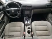 ✅ 2004 Volkswagen Golf GLS • VIN: 9BWGL61J044009172 • Lot: 67852935. Wystawiony na Copart z przebiegiem 117 024 mil. Bezpłatny archiwum sprzedaży aukcyjnych z USA i szczegółowy raport historii pojazdu na DreamBid. Zdjęcie 8.