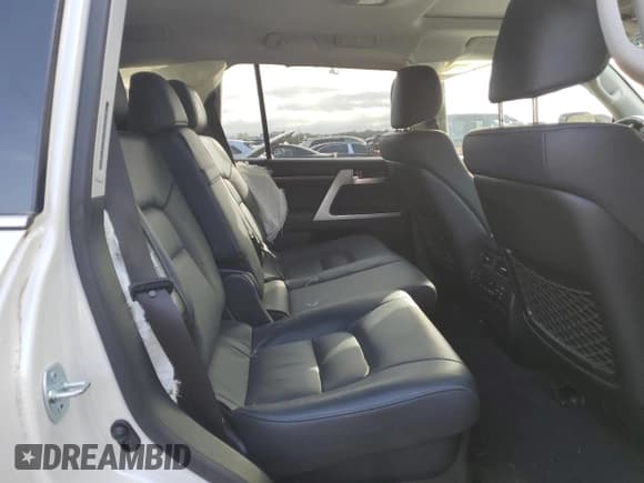 ✅ 2021 Toyota Land Cruiser • VIN: JTMCY7AJ8M4103848 • Lot: 89397515. Listed on Copart with 40,768 mi. Free auction sales archive from the USA and detailed vehicle history report at DreamBid. Image 11.