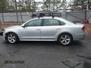 ✅ 2012 Volkswagen Passat SE • VIN: 1VWBP7A31CC101781 • Лот: 43735594. Опубликован ранее на IAAI с пробегом 106 843 миль. Бесплатный доступ к архиву аукционных продаж из США и подробный отчёт об истории автомобиля на DreamBid. Изображение 14.