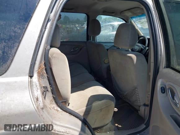 ✅ 2002 Mazda Tribute LX • VIN: 4F2YU09102KM42299 • Lot: 42927346. Wystawiony na IAAI z przebiegiem 283 827 mil. Bezpłatny archiwum sprzedaży aukcyjnych z USA i szczegółowy raport historii pojazdu na DreamBid. Zdjęcie 8.