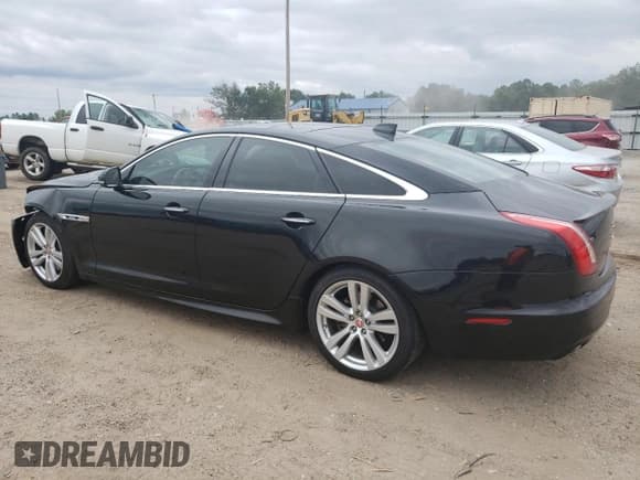 ✅ 2017 Jaguar XJ R-Sport • VIN: SAJWA1C73H8W10544 • Lot: 70025724. Listed on Copart with 64,437 mi. Free auction sales archive from the USA and detailed vehicle history report at DreamBid. Image 2.