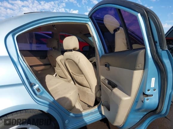 ✅ 2006 Hyundai Accent GLS • VIN: KMHCN46C66U050356 • Лот: 43368241. Опубликован ранее на IAAI с пробегом 285 943 миль. Бесплатный доступ к архиву аукционных продаж из США и подробный отчёт об истории автомобиля на DreamBid. Изображение 8.