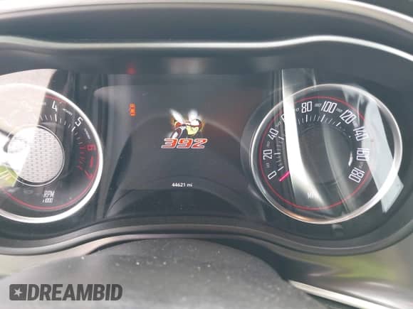 ✅ 2020 Dodge Challenger R/T Scat Pack • VIN: 2C3CDZFJ2LH198574 • Lot: 43283679. Wystawiony na IAAI z przebiegiem 44 621 mil. Bezpłatny archiwum sprzedaży aukcyjnych z USA i szczegółowy raport historii pojazdu na DreamBid. Zdjęcie 7.