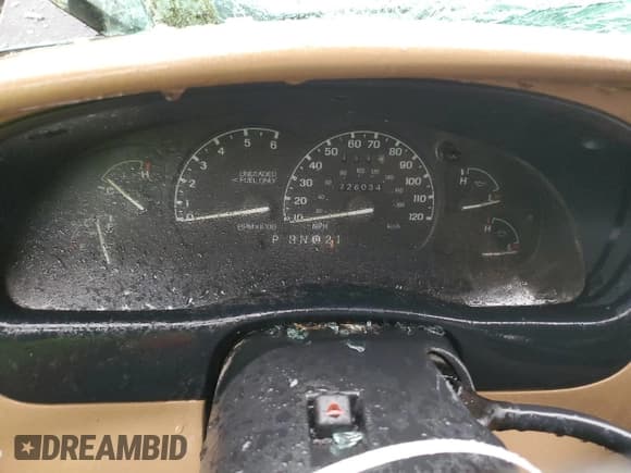 ✅ 1996 Ford Explorer XL • VIN: 1FMDU32X9TZA60520 • Lot: 87482655. Listed on Copart with 226,034 mi. Free auction sales archive from the USA and detailed vehicle history report at DreamBid. Image 9.