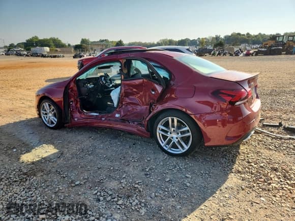 ✅ 2020 Mercedes-Benz A 220 • VIN: W1K3G4EBXLJ235097 • Lot: 71989605. Wystawiony na Copart z przebiegiem Nie podano. Bezpłatny archiwum sprzedaży aukcyjnych z USA i szczegółowy raport historii pojazdu na DreamBid. Zdjęcie 2.