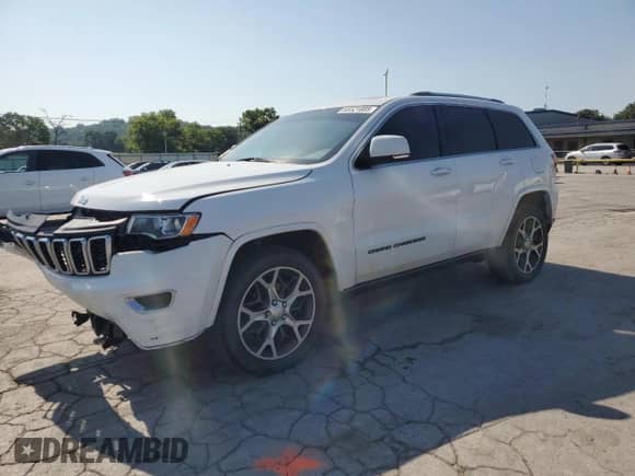 2018 Jeep Grand Cherokee Sterling z VIN 1C4RJFBG8JC373966, wystawiony jako Copart lot #65521885 z przebiegiem 57 429 mil mil oraz Czysty tytuł • Clean title. Historia ofert i sprzedaży dostępna na DreamBid. Obrazek 1.