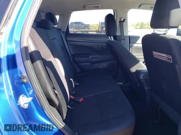 ✅ 2015 Mitsubishi Outlander ES • VIN: 4A4AP3AUXFE012437 • Лот: 82386175. Опубликован ранее на Copart с пробегом 102 694 миль. Бесплатный доступ к архиву аукционных продаж из США и подробный отчёт об истории автомобиля на DreamBid. Изображение 10.