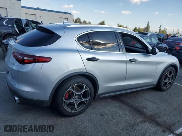 ✅ 2018 Alfa Romeo Stelvio Ti • VIN: ZASFAKBN6J7B80502 • Lot: 86272345. Wystawiony na Copart z przebiegiem 71 265 mil. Bezpłatny archiwum sprzedaży aukcyjnych z USA i szczegółowy raport historii pojazdu na DreamBid. Zdjęcie 3.
