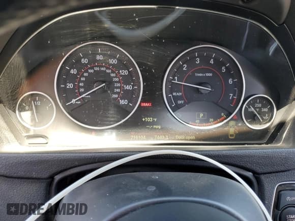 ✅ 2015 BMW 4 Series 435i xDrive • VIN: WBA4B3C59FGV48015 • Lot: 64051925. Wystawiony na Copart z przebiegiem 216 104 mil. Bezpłatny archiwum sprzedaży aukcyjnych z USA i szczegółowy raport historii pojazdu na DreamBid. Zdjęcie 9.