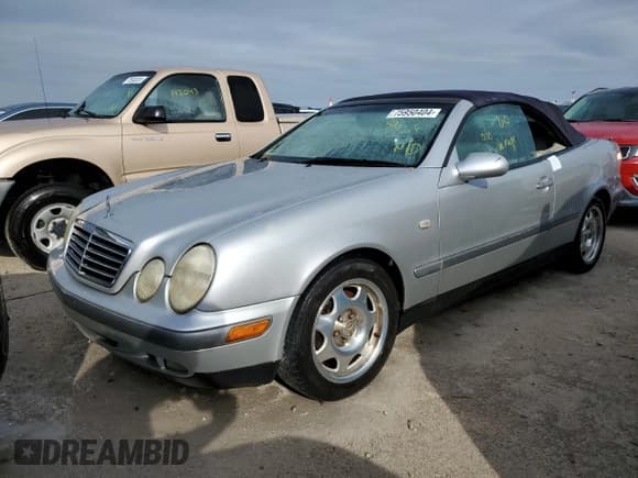 ✅ 1999 Mercedes-Benz CLK 320/430 • VIN: WDBLK65G9XT014132 • Лот: 75950404. Опубликован ранее на Copart с пробегом Не указан. Бесплатный доступ к архиву аукционных продаж из США и подробный отчёт об истории автомобиля на DreamBid. Изображение 1.
