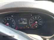 ✅ 2016 Kia Sorento LX • VIN: 5XYPGDA34GG061351 • Lot: 93342815. Wystawiony na Copart z przebiegiem 181 369 mil. Bezpłatny archiwum sprzedaży aukcyjnych z USA i szczegółowy raport historii pojazdu na DreamBid. Zdjęcie 9.