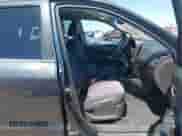 2010 Hyundai Santa Fe SE z VIN 5NMSH4AGXAH361919, wystawiony jako IAAI lot #43303217 z przebiegiem 158 847 mil mil oraz . Historia ofert i sprzedaży dostępna na DreamBid. Obrazek 5.