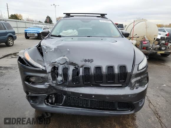 ✅ 2016 Jeep Cherokee Latitude • VIN: 1C4PJMCB4GW122691 • Лот: 91219085. Опубликован ранее на Copart с пробегом 137 458 миль. Бесплатный доступ к архиву аукционных продаж из США и подробный отчёт об истории автомобиля на DreamBid. Изображение 5.