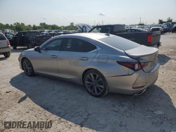 ✅ 2021 Lexus ES 350 F Sport • VIN: 58AGZ1B19MU086654 • Lot: 71031705. Wystawiony na Copart z przebiegiem 71 683 mil. Bezpłatny archiwum sprzedaży aukcyjnych z USA i szczegółowy raport historii pojazdu na DreamBid. Zdjęcie 2.