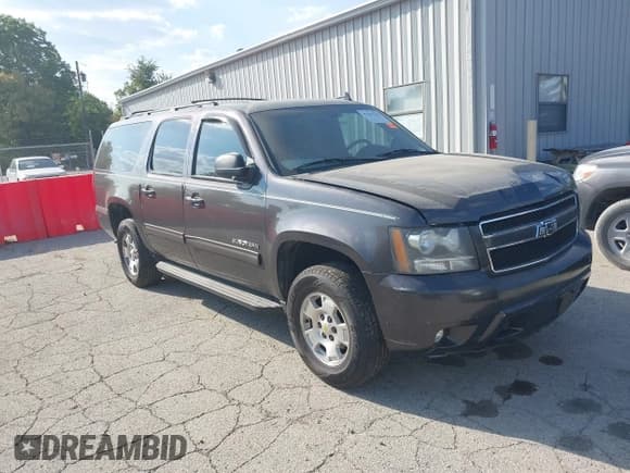 ✅ 2010 Chevrolet Suburban LT • VIN: 1GNUKJE31AR222040 • Lot: 43191704. Listed on IAAI with 207,569 mi. Free auction sales archive from the USA and detailed vehicle history report at DreamBid. Image 1.