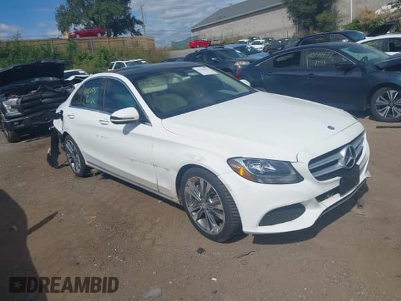 ✅ 2017 Mercedes-Benz C 300 • VIN: 55SWF4KB9HU182405 • Лот: 43150195. Опубликован ранее на IAAI с пробегом 149 498 миль. Бесплатный доступ к архиву аукционных продаж из США и подробный отчёт об истории автомобиля на DreamBid. Изображение 1.