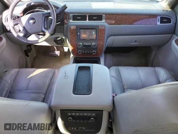 ✅ 2007 Chevrolet Tahoe LT • VIN: 1GNFK13037R115078 • Lot: 91200665. Wystawiony na Copart z przebiegiem 258 419 mil. Bezpłatny archiwum sprzedaży aukcyjnych z USA i szczegółowy raport historii pojazdu na DreamBid. Zdjęcie 8.