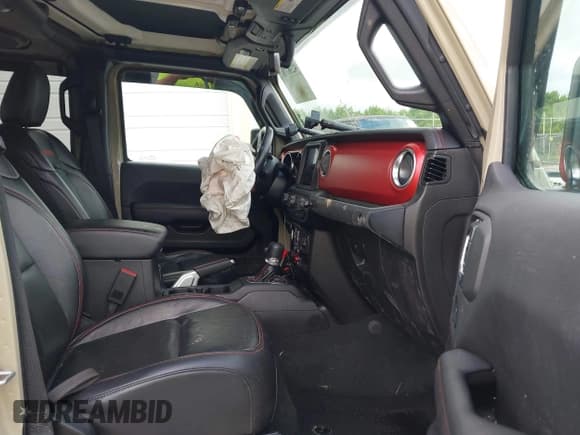 ✅ 2022 Jeep Gladiator Rubicon • VIN: 1C6JJTBG6NL180529 • Lot: 42367787. Wystawiony na IAAI z przebiegiem 67 480 mil. Bezpłatny archiwum sprzedaży aukcyjnych z USA i szczegółowy raport historii pojazdu na DreamBid. Zdjęcie 5.