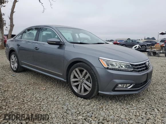 ✅ 2017 Volkswagen Passat SE • VIN: 1VWGT7A38HC003923 • Lot: 90938205. Listed on Copart with 69,753 mi. Free auction sales archive from the USA and detailed vehicle history report at DreamBid. Image 4.